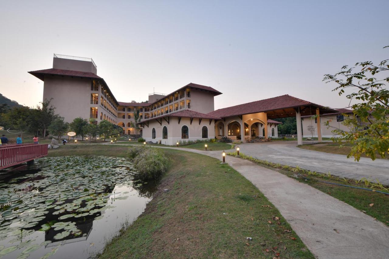 Bhanu The Fern Forest Resort & Spa, Jambughoda Exterior photo