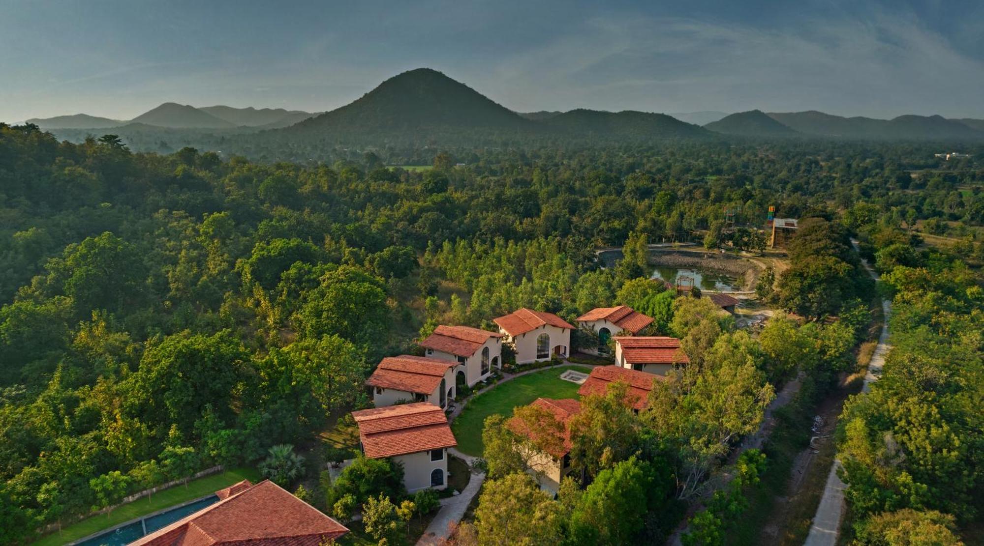 Bhanu The Fern Forest Resort & Spa, Jambughoda Exterior photo